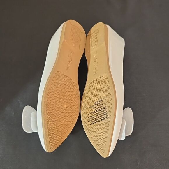 BRAND NEW FOREVER BUTTERFLY ACCENTS WOMEN'S SLIP-ON FLAT - Picture 12 of 13